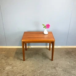 Beistelltisch aus Teak von Henning Kjaernulf für Vejle Stole & Møbelfabrik, 1960er