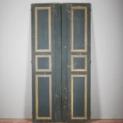 Bemalte Vintage Doppeltür