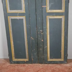 Bemalte Vintage Doppeltür