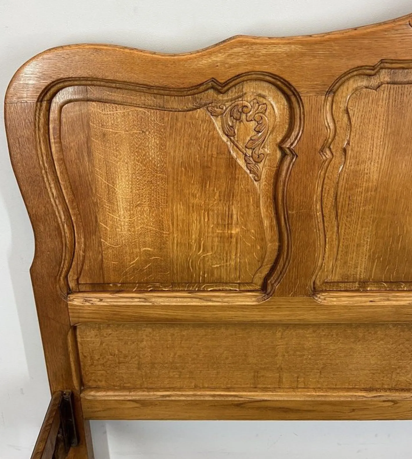 Bett Französisches Louis Xvi Doppelbett Bettgestell aus Eiche geschnitztes Kopfteil Lot 4603