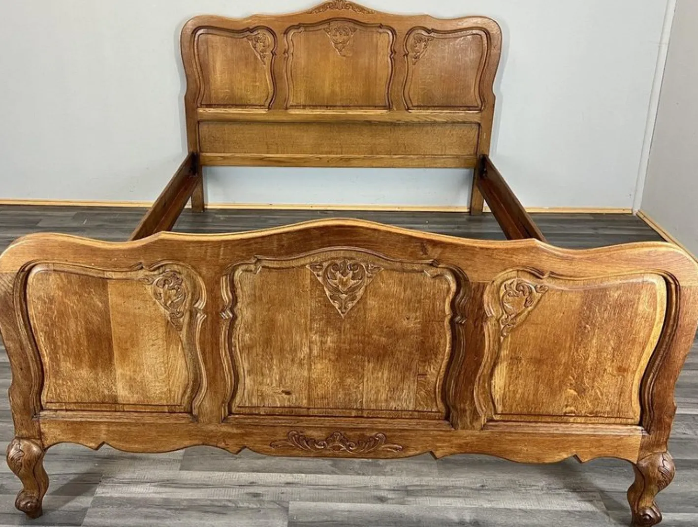 Bett Französisches Louis Xvi Doppelbett Bettgestell aus Eiche geschnitztes Kopfteil Lot 4603