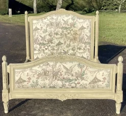 Bett im Louis XVI-Stil