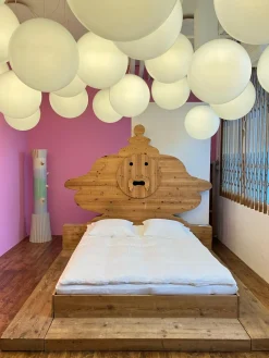 Bett mit Kopfteil und Gestell aus Pinienholz von Mario Ceroli für Poltronova, 1974