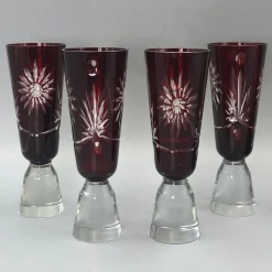 Böhmische Karaffe, 20. Jh. mit geschliffenen Rubingläsern von Unbekannt, 1920er, 5er Set