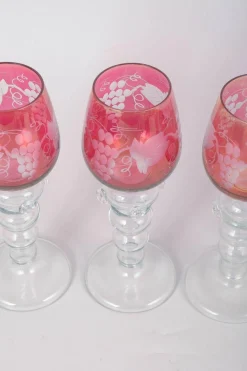 Böhmische Rotweingläser aus Kristallglas mit Blumen- & Traubenmotiven, 1940er, 4er Set