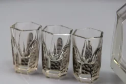 Böhmisches Art Deco Dekanter Set aus klarem & grauem Glas, Schlevogt & Hoffman zugeschrieben, 1930er, 7 . Set