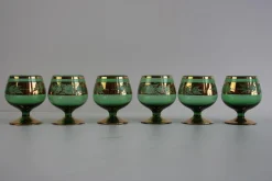 Böhmische Vintage Gläser in Grün & Gold Vergoldet, 1950er, 6 . Set