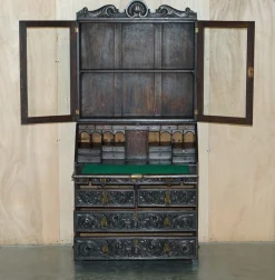 Bibliotheksschreibtisch aus geschnitzter englischer Eiche mit Messinggriffen mit Löwenkopf, 1860er