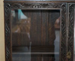 Bibliotheksschreibtisch aus geschnitzter englischer Eiche mit Messinggriffen mit Löwenkopf, 1860er