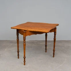 Biedermeier Spieltisch aus Nussholz, Mitte 19. Jhdt