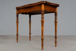 Biedermeier Spieltisch aus Nussholz, Mitte 19. Jhdt
