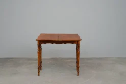 Biedermeier Spieltisch aus Nussholz, Mitte 19. Jhdt