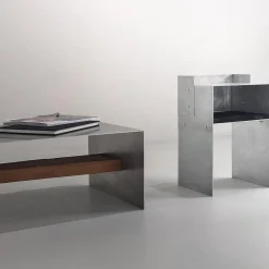 Blackwood Beistelltisch aus mattiertem Aluminium von Case Studios