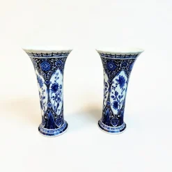 Blaue Delft Vasen in Trompeten-Optik von Boch Royal Sphinx Maastricht, 1960er, 2er Set