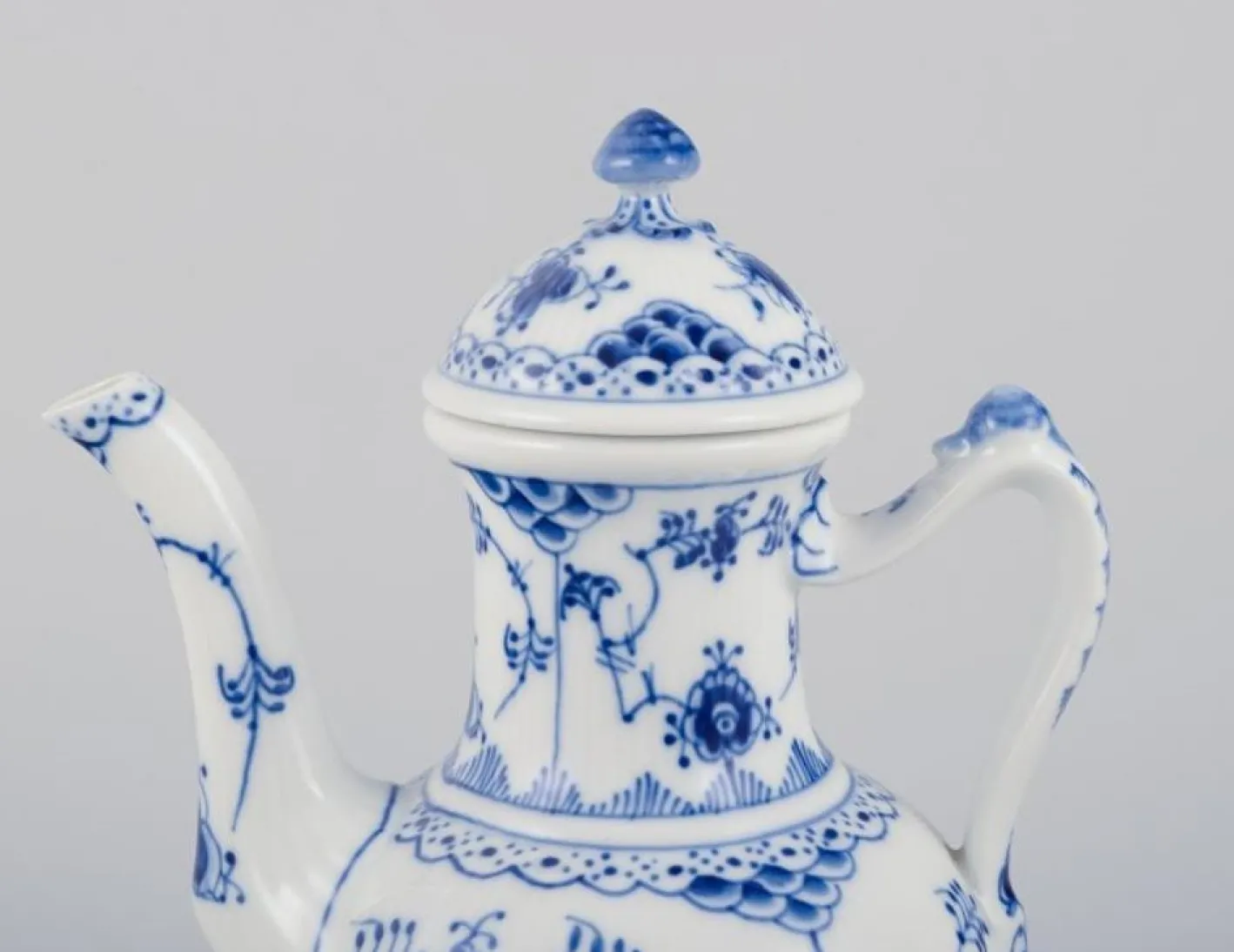 Blaue Kannelierte Kaffeekanne aus Porzellan von Royal Copenhagen, 1960er