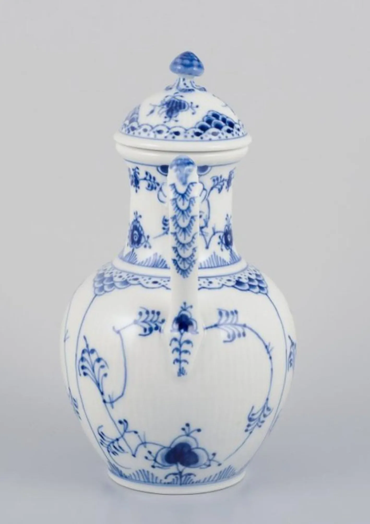 Blaue Kannelierte Kaffeekanne aus Porzellan von Royal Copenhagen, 1960er