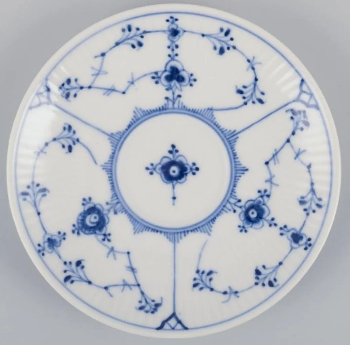 Blaue Kannelierte Kaffeetassen mit Untertassen von Royal Copenhagen, 1960er, 12 Set
