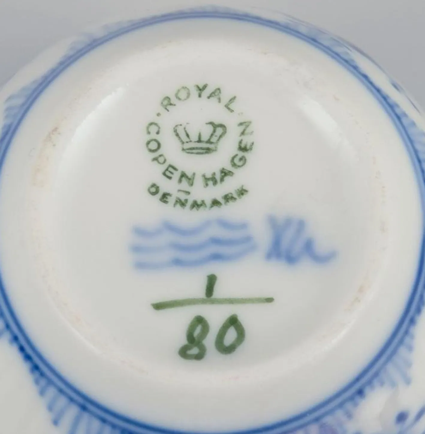 Blaue Kannelierte Kaffeetassen mit Untertassen von Royal Copenhagen, 1960er, 12 Set