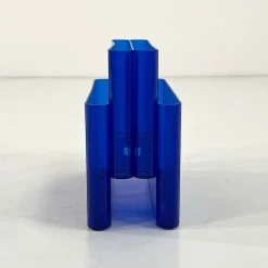 Blauer Zeitschriftenständer aus Acrylglas von Giotto Stoppino für Kartell, 1970er Jahre