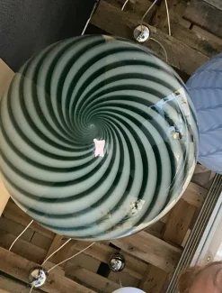 Blaue und milchig-weiße Sphere Hängelampe aus Muranoglas von Simoeng