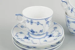 Blau geriffelte schlichte Kaffeetassen und Untertassen von Royal Copenhagen, 8 . Set