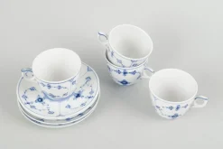Blau geriffelte schlichte Kaffeetassen und Untertassen von Royal Copenhagen, 8 . Set