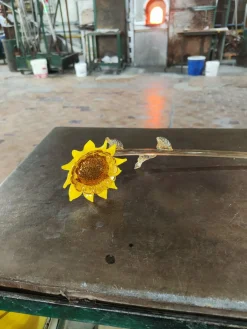 Blumen Wandleuchte mit Sonnenblumen von Bottega Veneziana