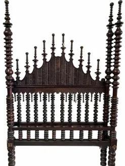 Bobbin Lace Bett aus edlem Holz, 17. Jh