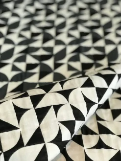 Brasilia Pattern Kissen von Casa Botelho