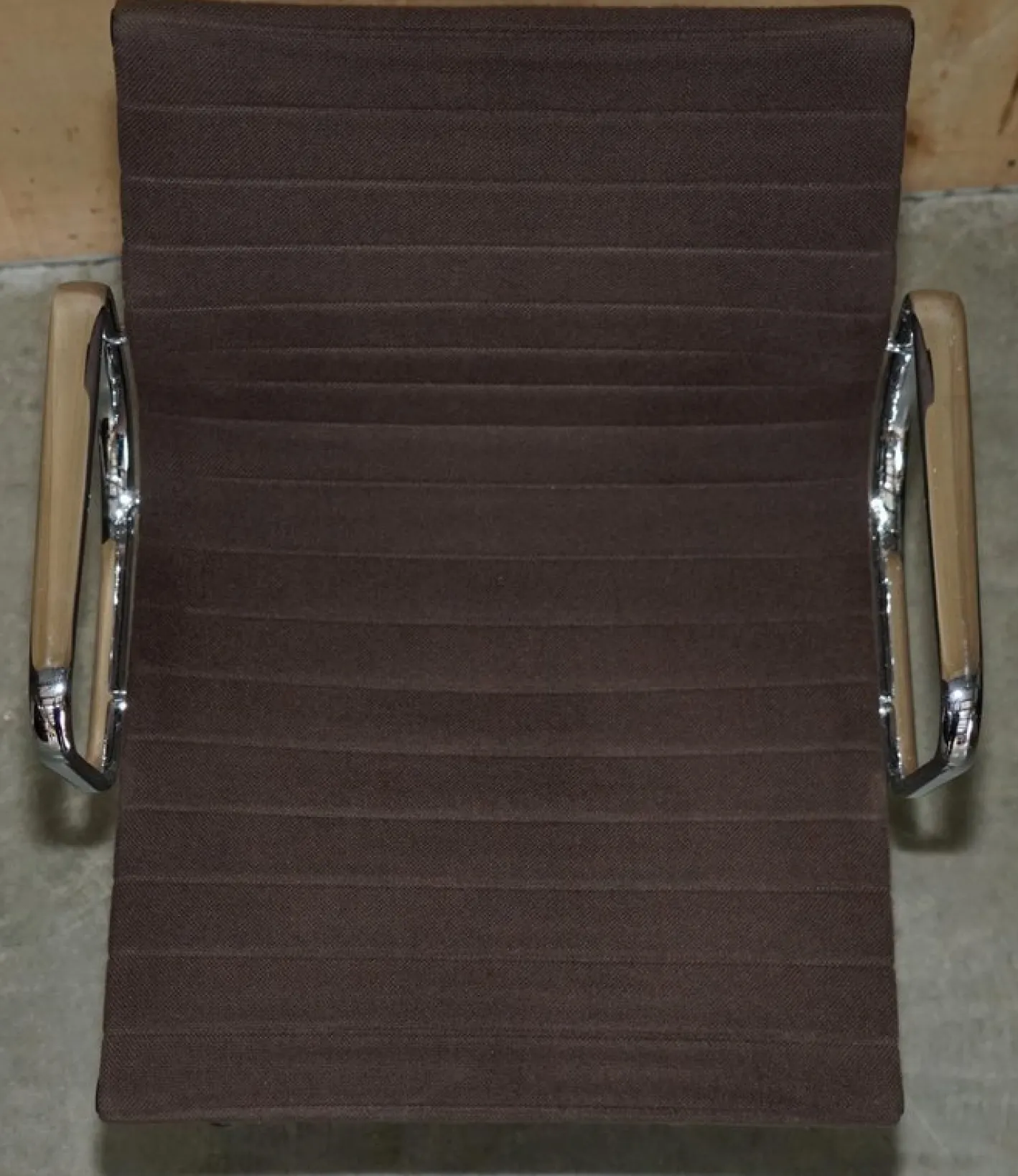Brauner EA 108 Drehstuhl von Charles & Ray Eames