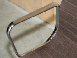 Brauner EA 108 Drehstuhl von Charles & Ray Eames