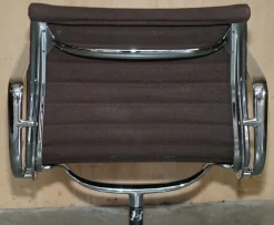Brauner EA 108 Drehstuhl von Charles & Ray Eames