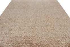Brauner Teppich im spanischen europäischen Stil mit Blumenmuster von Rug&Kilim