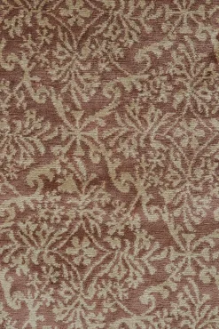 Brauner Teppich im spanischen europäischen Stil mit Blumenmuster von Rug&Kilim