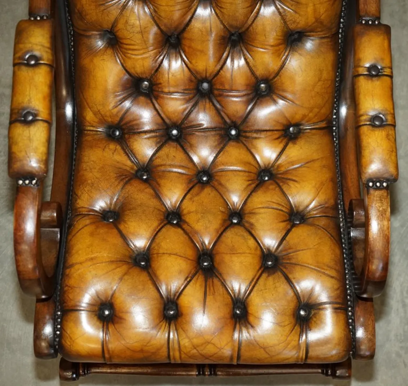Brauner Vintage Chesterfield Schaukelsessel aus Leder