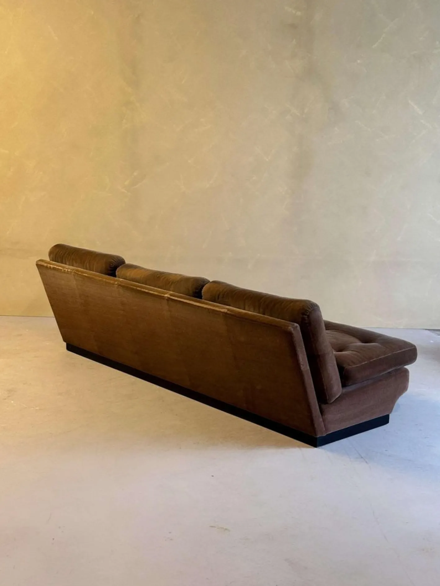 Braunes Samtsofa & Sessel von Paolo Caliari für Cassina, 1960er