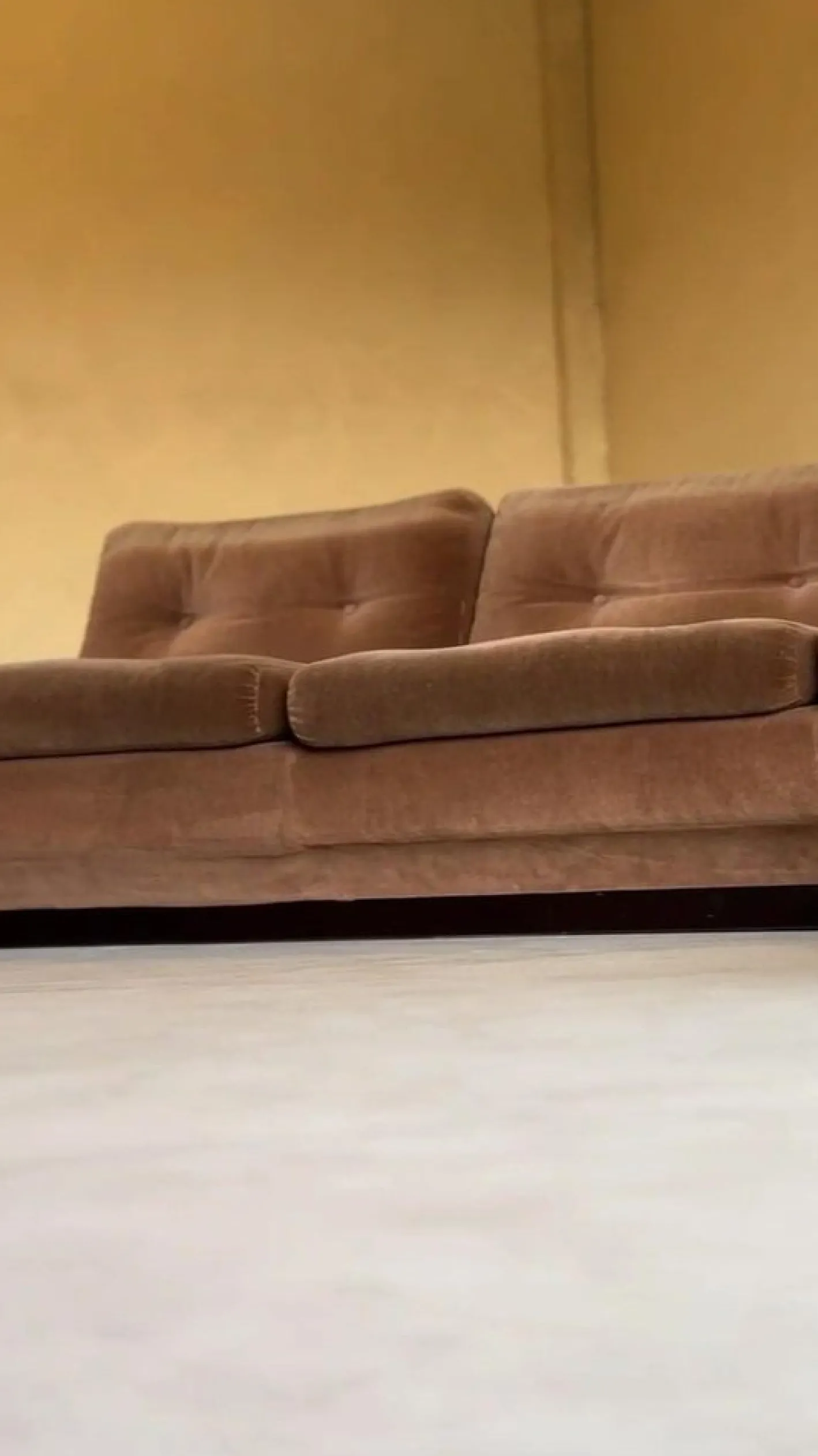 Braunes Samtsofa & Sessel von Paolo Caliari für Cassina, 1960er