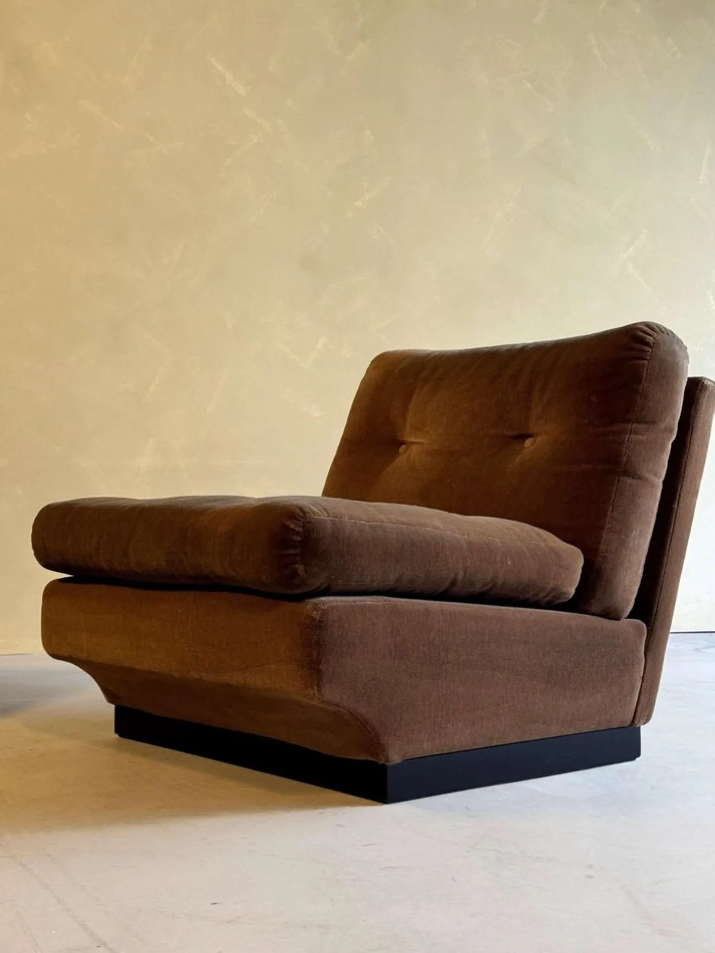 Braunes Samtsofa & Sessel von Paolo Caliari für Cassina, 1960er