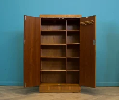 Britischer Art Deco Walnuss Wurzelholz Schrank, 1930er
