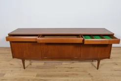 Britisches Mid-Century Teak Sideboard, 1960er