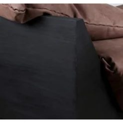 Brutal Daybed von Lucas Morten
