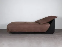 Brutal Daybed von Lucas Morten