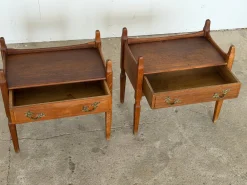 Brutalistische dänische Nachttische aus Eiche von Henning Kjærnulf, 1960er, 2er Set