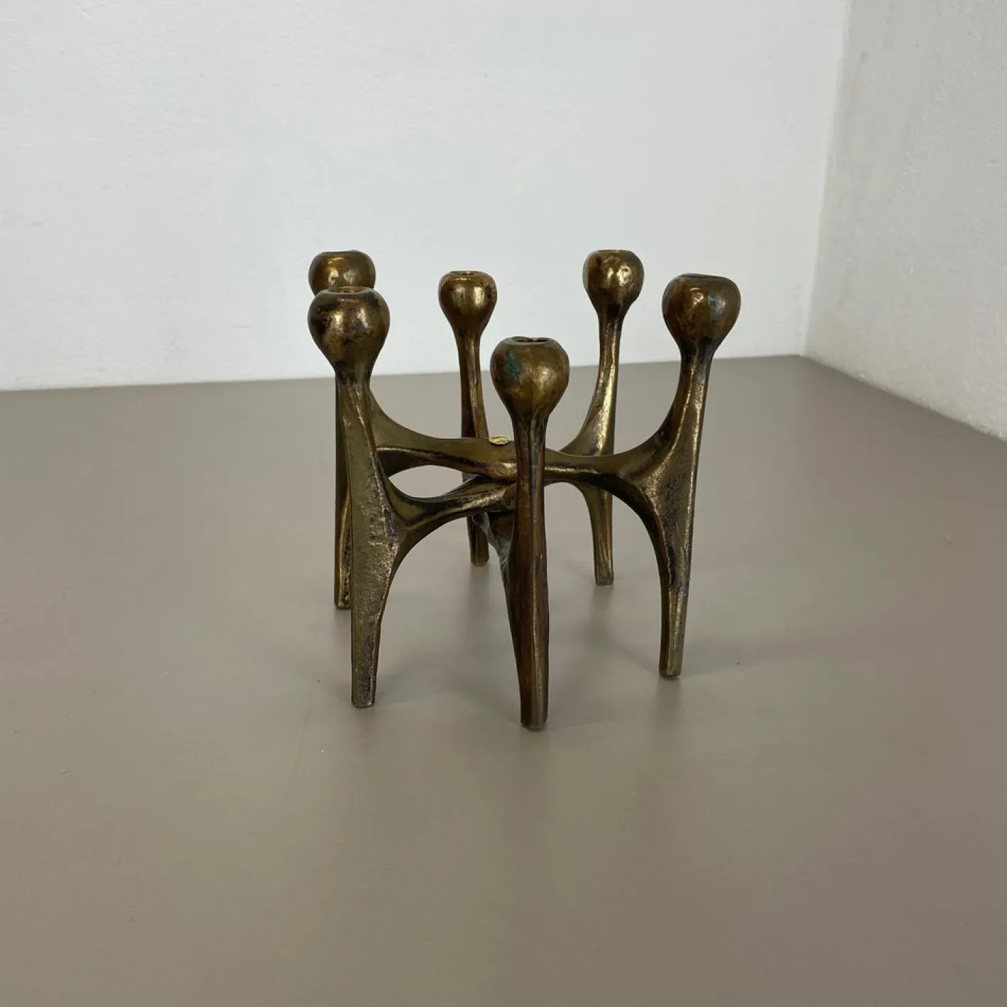 Brutalistischer deutscher Mid-Century Kerzenhalter aus Bronze von Michael Harjes, 1960er