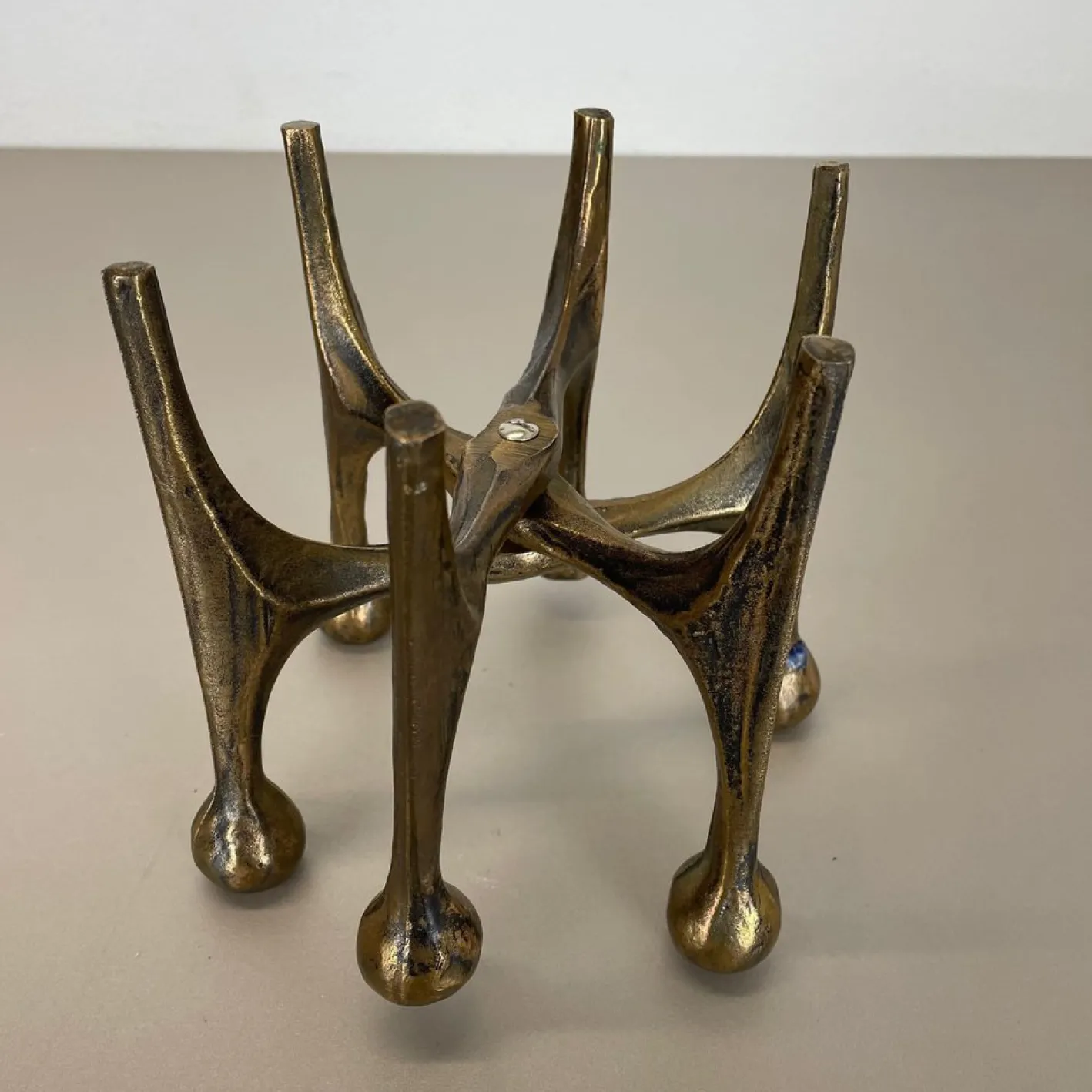 Brutalistischer deutscher Mid-Century Kerzenhalter aus Bronze von Michael Harjes, 1960er