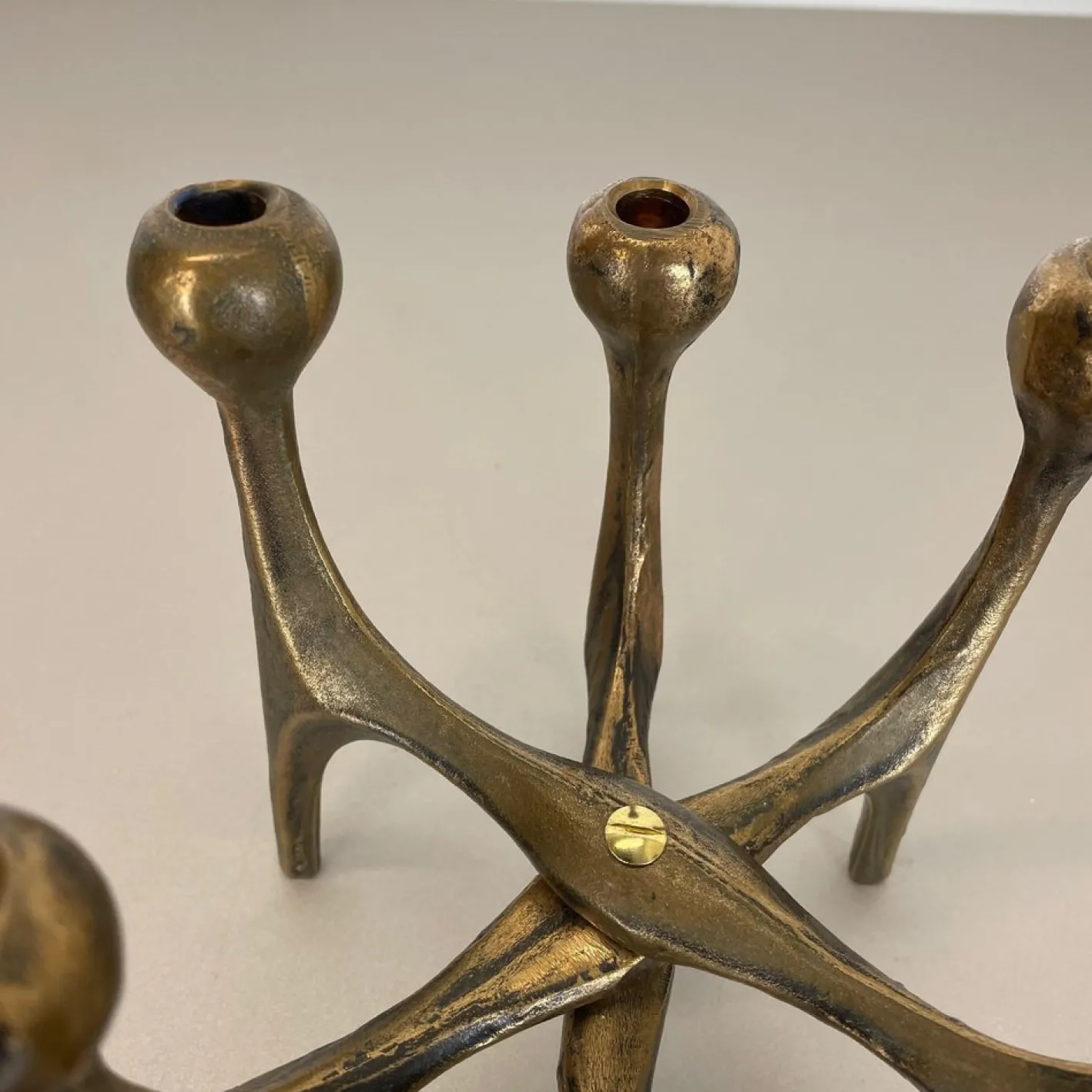 Brutalistischer deutscher Mid-Century Kerzenhalter aus Bronze von Michael Harjes, 1960er