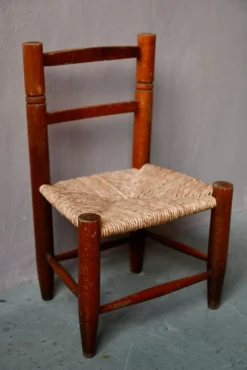 Brutalistischer Kinderstuhl aus Stroh, 1970er