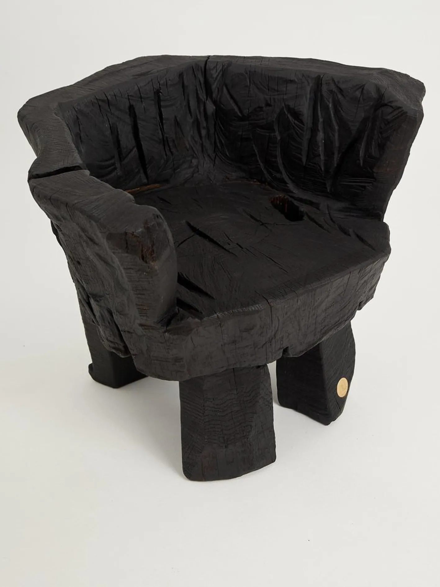 Brutalistischer skulpturaler Armhair von Logniture