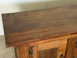 Brutalistisches französisches Sideboard aus Eiche, 1930er