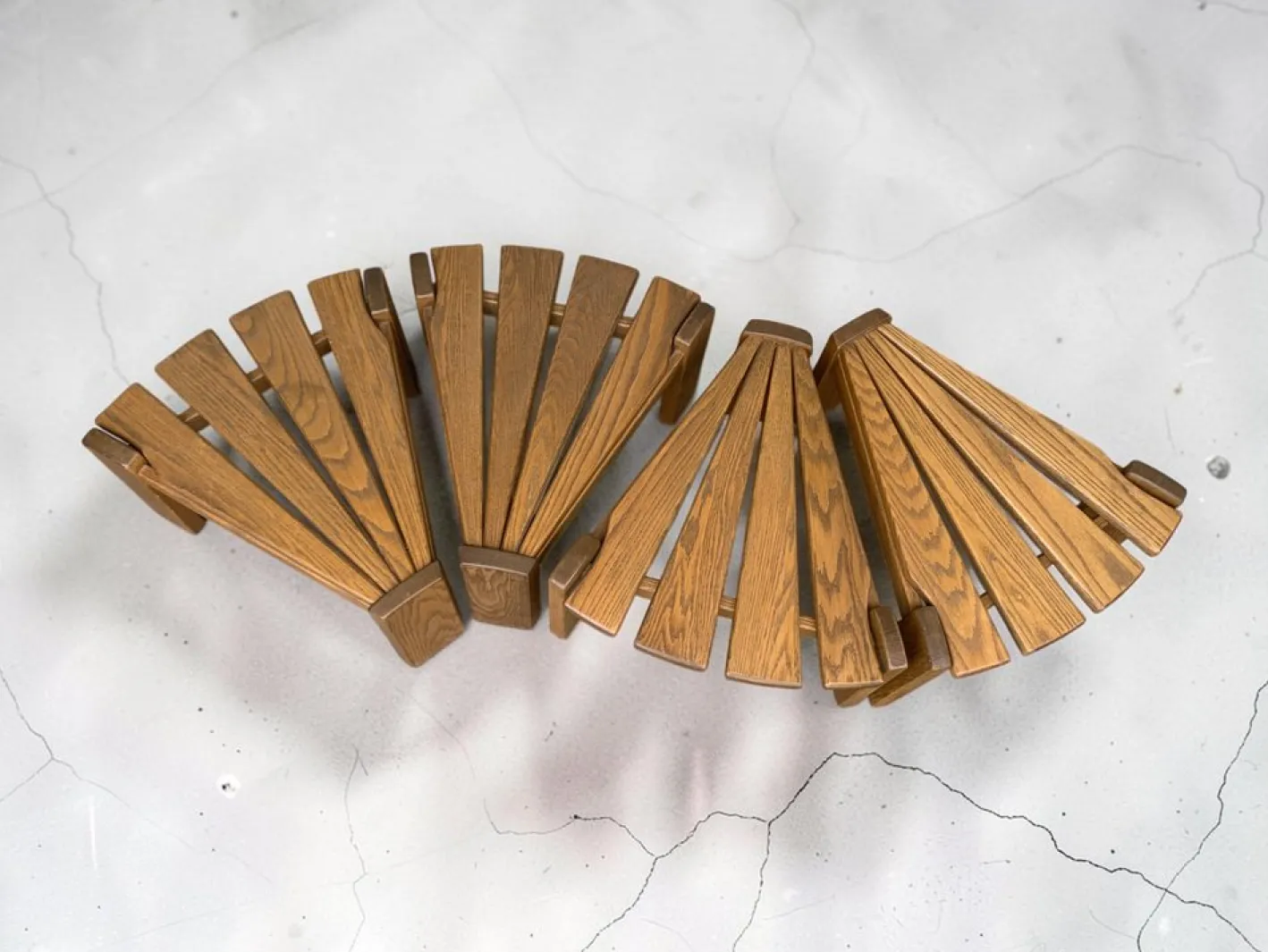 Brutalistische Vintage Beistelltische aus Eiche von Radboud Dittmann für Dittmann & Co., Niederlande, 1970er, 4er Set